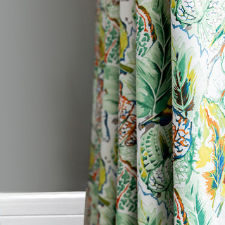 Vibrant Vista Feuilles tropicales et oiseaux Rideau multicolore