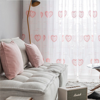 Rideaux voilés dorés au cœur brodé rose Détail