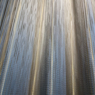 Sunbeam Glistening Subtle Textured Striped Champagne Or et Rideau Gris 3