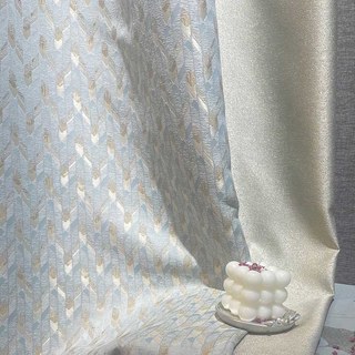 Rideau géométrique bleu glace Jacquard de luxe alpin avec détails dorés