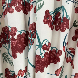 Berry Bliss Rouge et crème Velvet Rideaux Floraux 4
