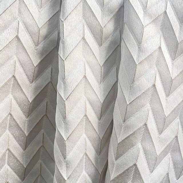 Elegante Art Deco Chevron Rideau Blanc Ivoire avec Détails Or 1