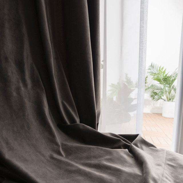 Rideau de velours gris Taupe Lustreux 1
