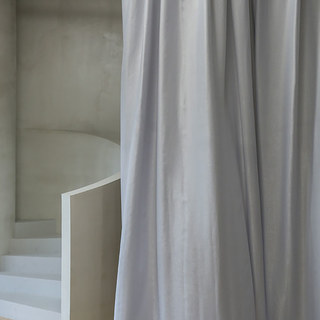 Rideau voilé gris cendre satiné 3
