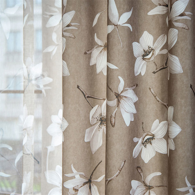 Magnolias Mirage Mocha Rideaux floraux bruns et blancs 1