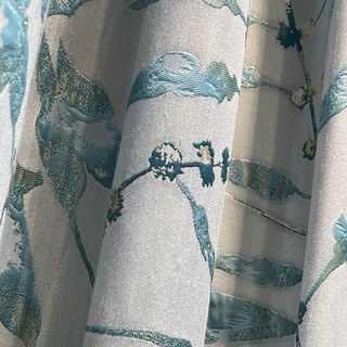 Dans les bois luxe Jacquard Shimmery Teal feuilles rideau avec des détails en or 2
