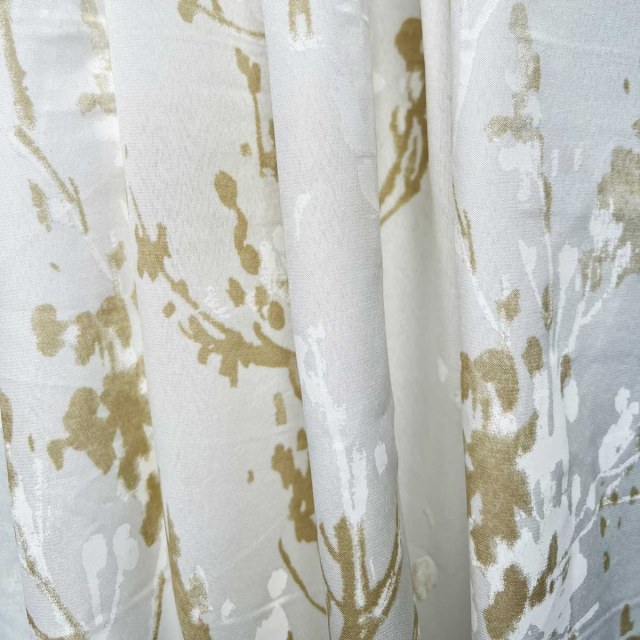 Peinture Veil Résumé Aquarelle Blanc d'Ivoire et Rideaux de Voile Floraux d'Or 1