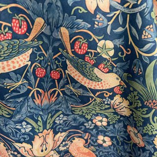 Voleur de fraises William Morris Rideau floral bleu marine Chenille 5