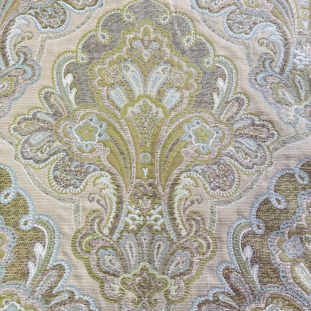 Regal Elegance Crème Jacquard et rideau de damas vert d'olive 1
