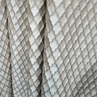 Tenture Jacquard 3D Treillis Chic Crème Arabesque avec Détails Dorés 4