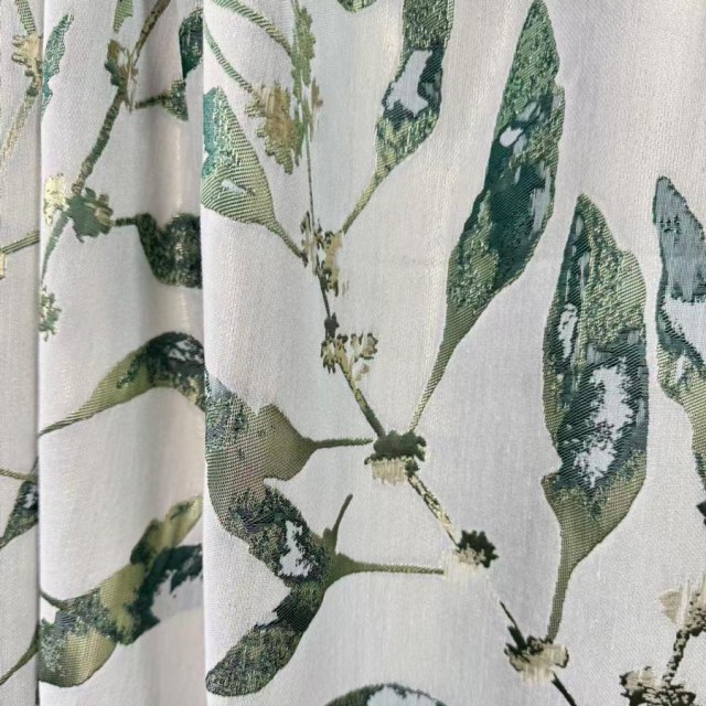 Dans Les Bois Luxe Jacquard Vert Feuilles Rideau avec Détails Dorés 1
